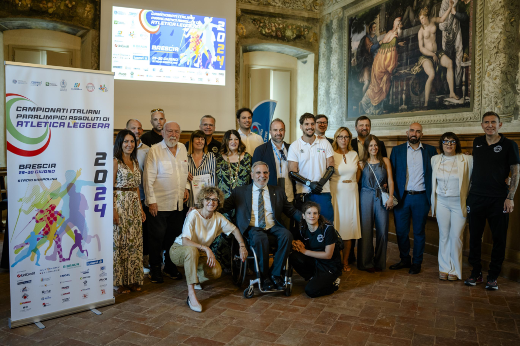 Vita di Club - Panathlon Junior Roma: i soci Cammilli, Dell’Aguzzo, Petrone e Timmi e il presidente D’Ilario alla premiazione del Campionato Tecnico di Scherma Storica US Acli